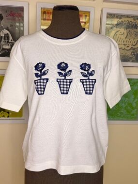 Vintage 90s Floral Gingham Embroidered Tee – Cottagecore Soft Girl Graphic Top